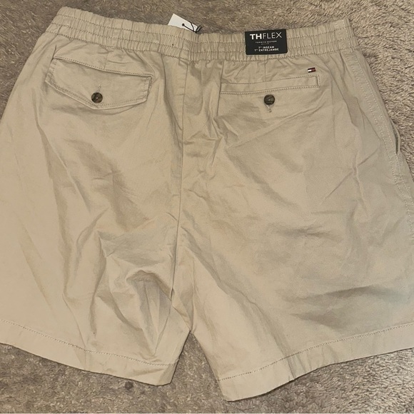 Men’s new THFlex Tommy Hilfiger elastic size XL waist shorts 7” inseam - Picture 2 of 5